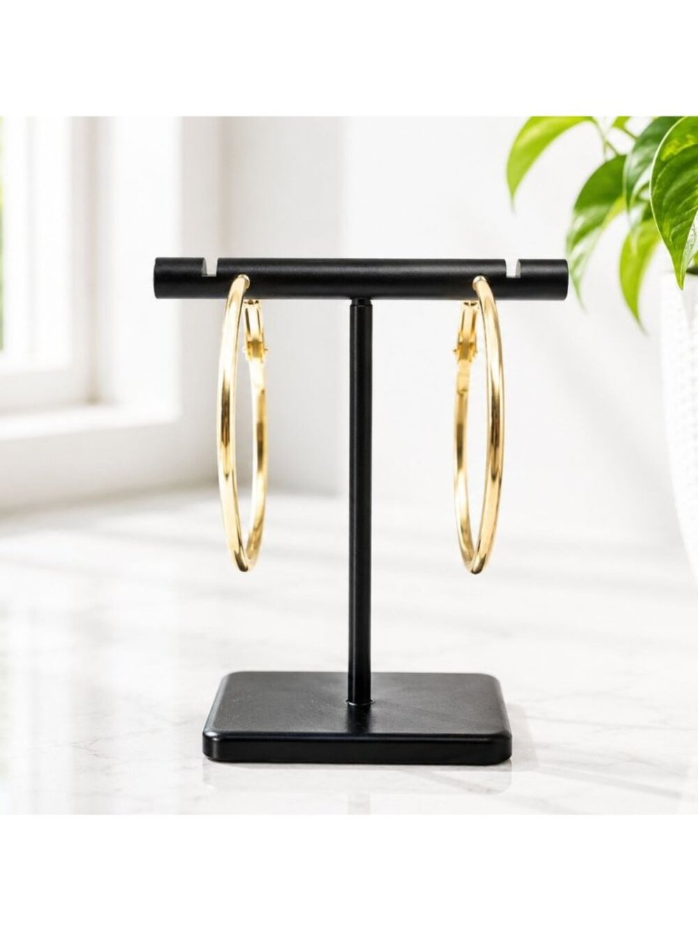 Vintage Gold-Toned Hoop Earrings Leverback Closures Minimalist Statement Jewelry